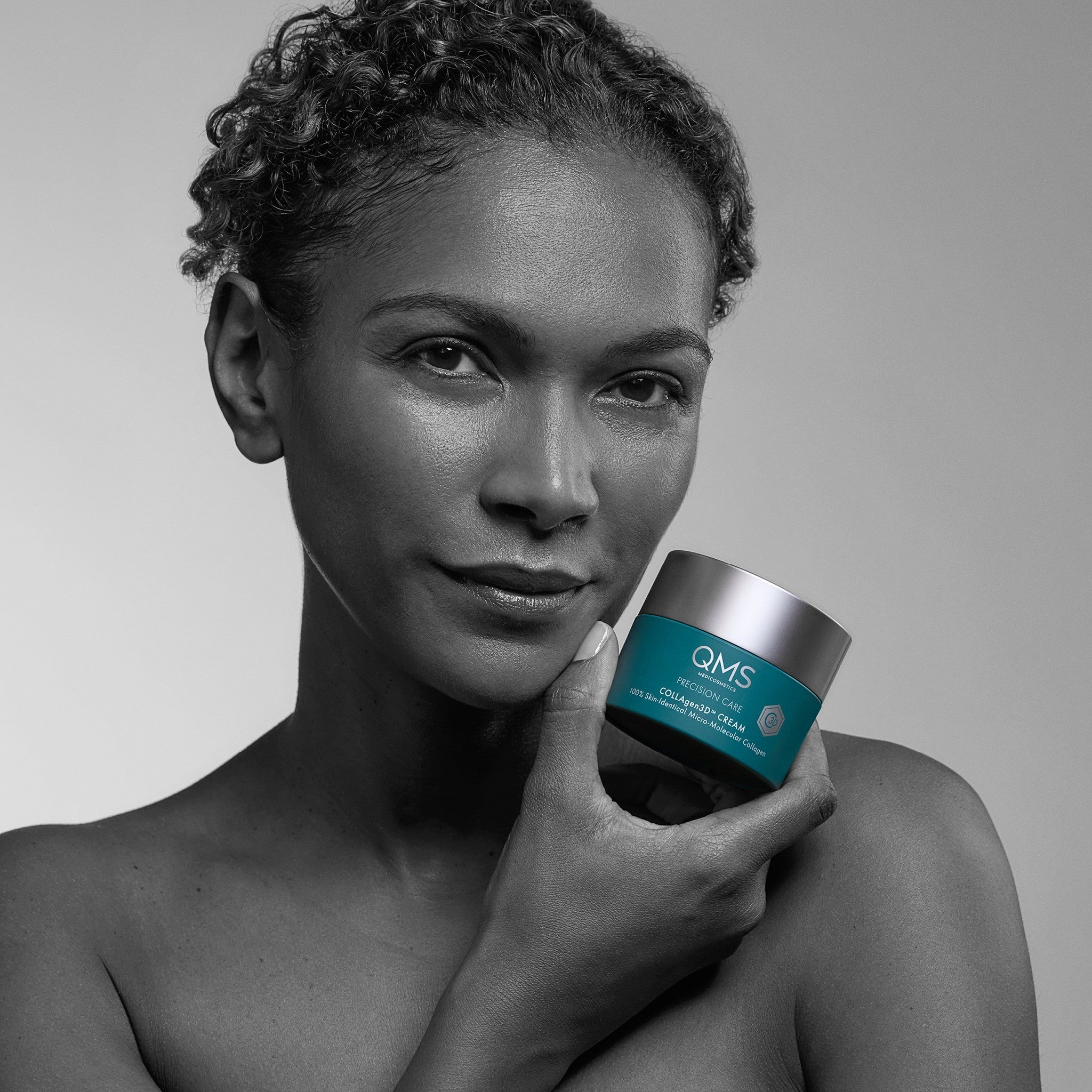 QMS Precision Care COLLAgen3D Cream mit Modell