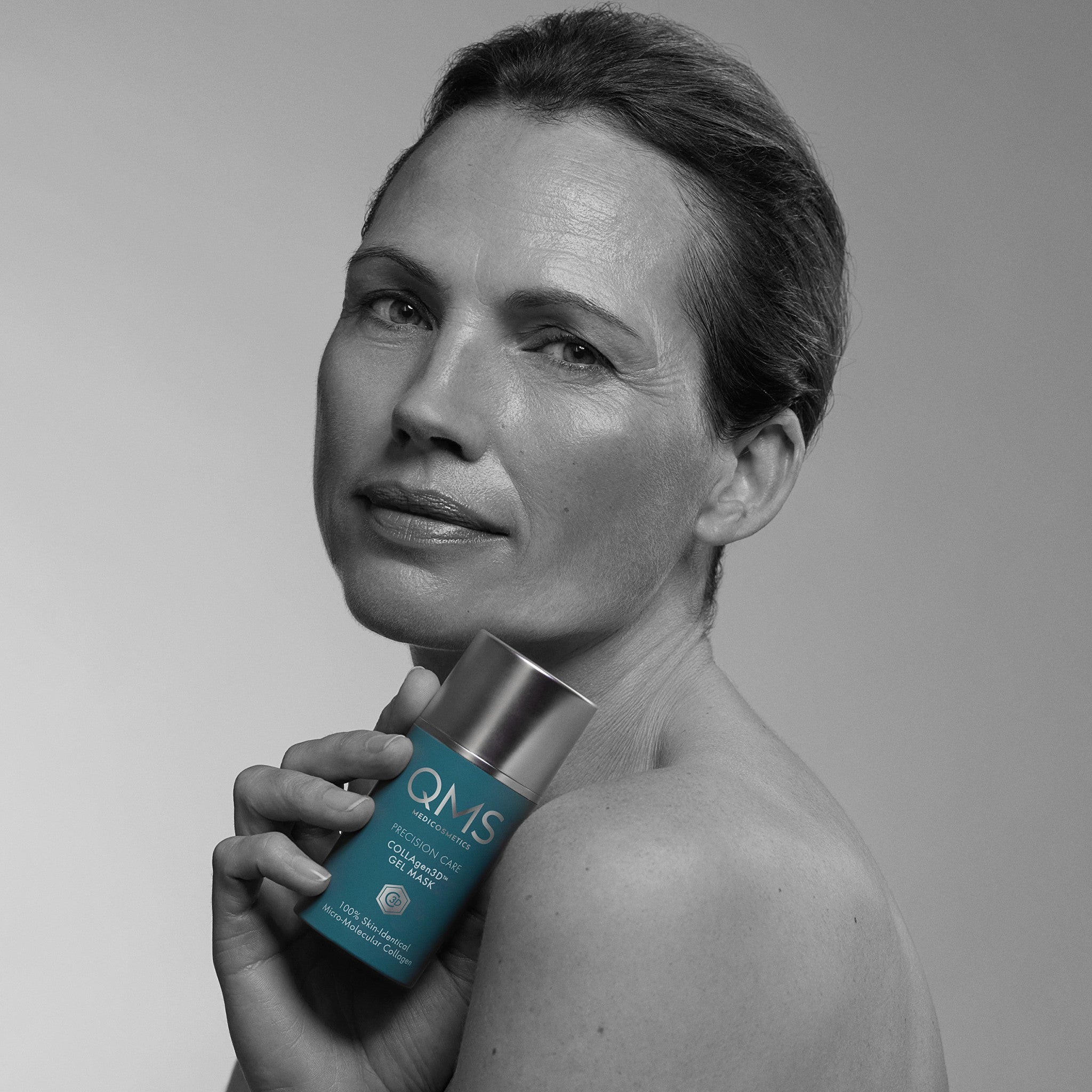 QMS Precision Care COLLAgen3D Gel Mask mit Modell